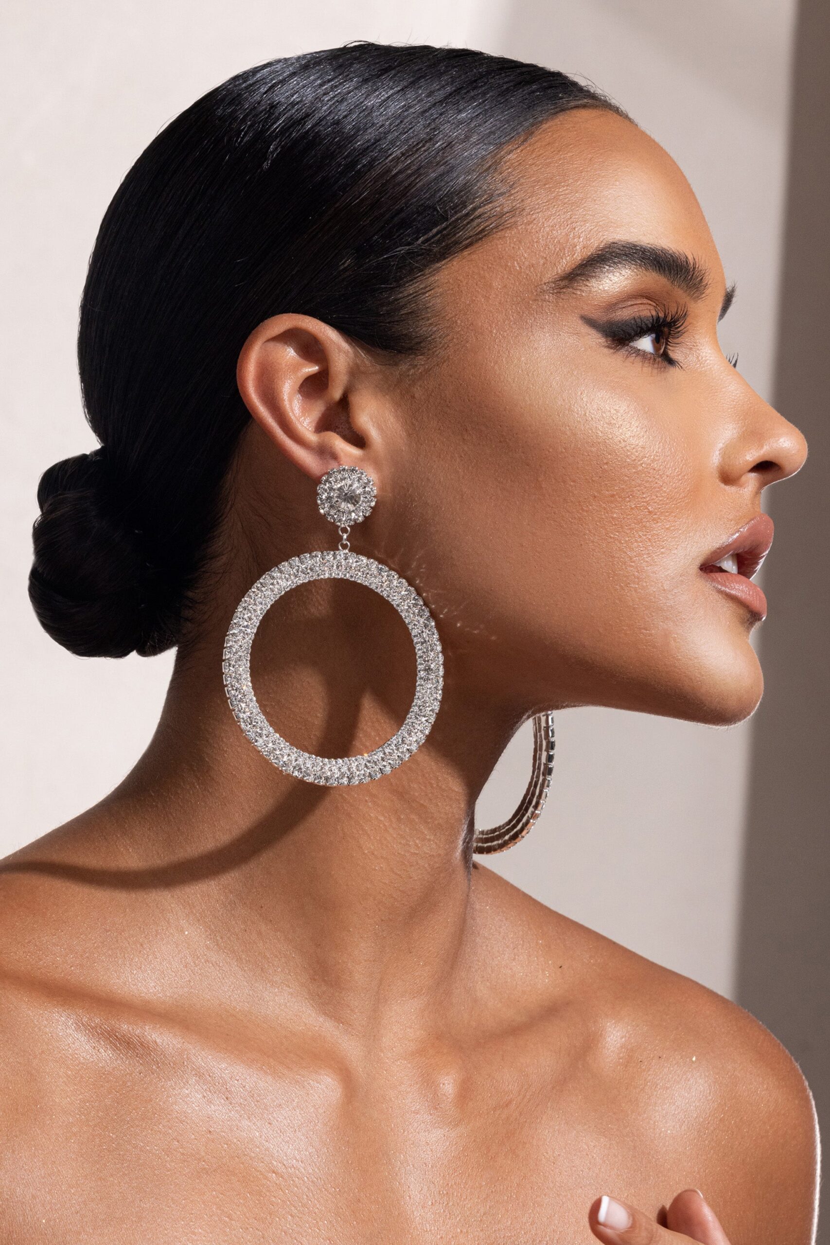 682cca985be904f40cb3b7d58e31b60e.jpeg Fashionslee Women Silver Diamante Hoop Drop Earrings