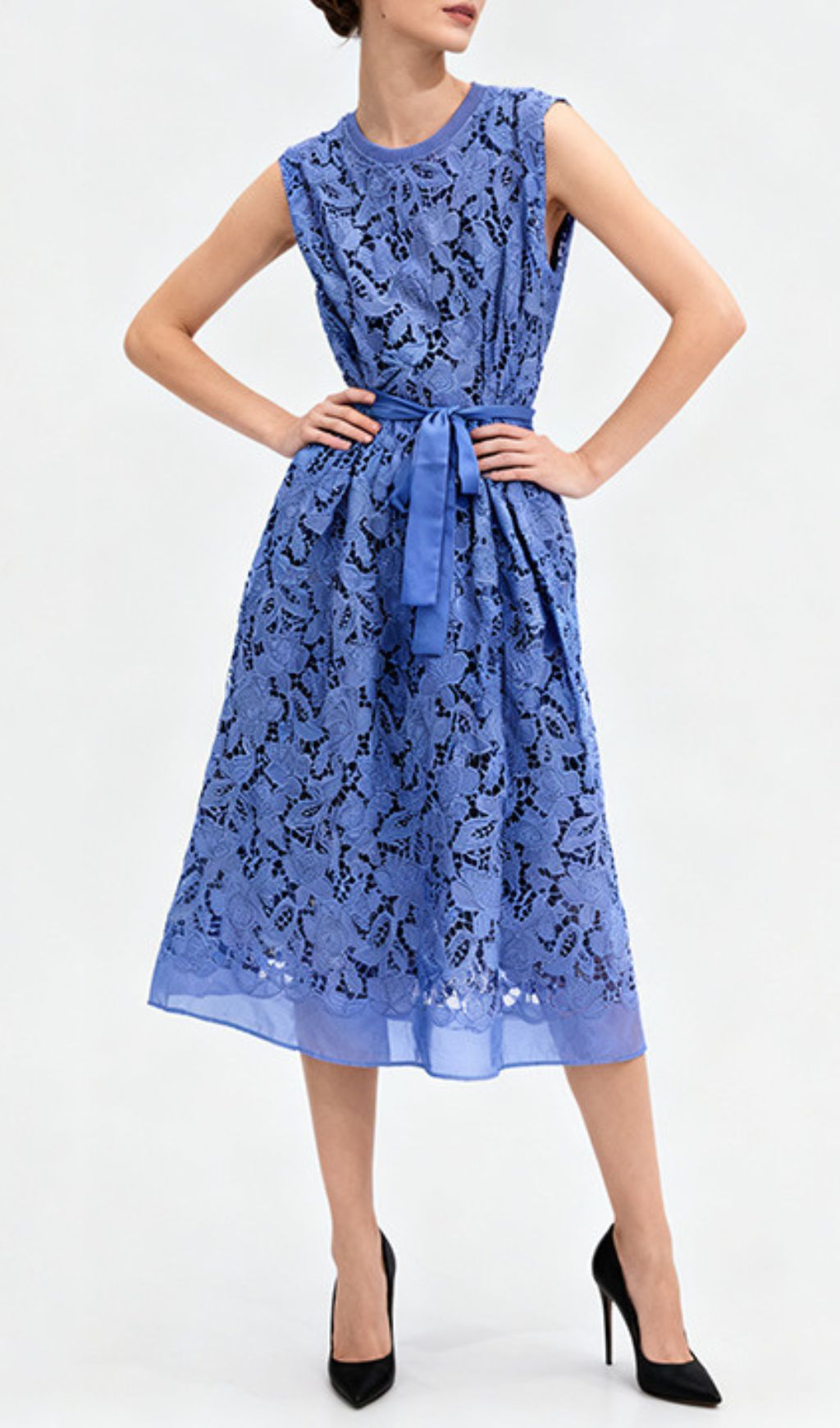 Fashionslee Women Illyria Blue Sleeveless Flower Midi Dress