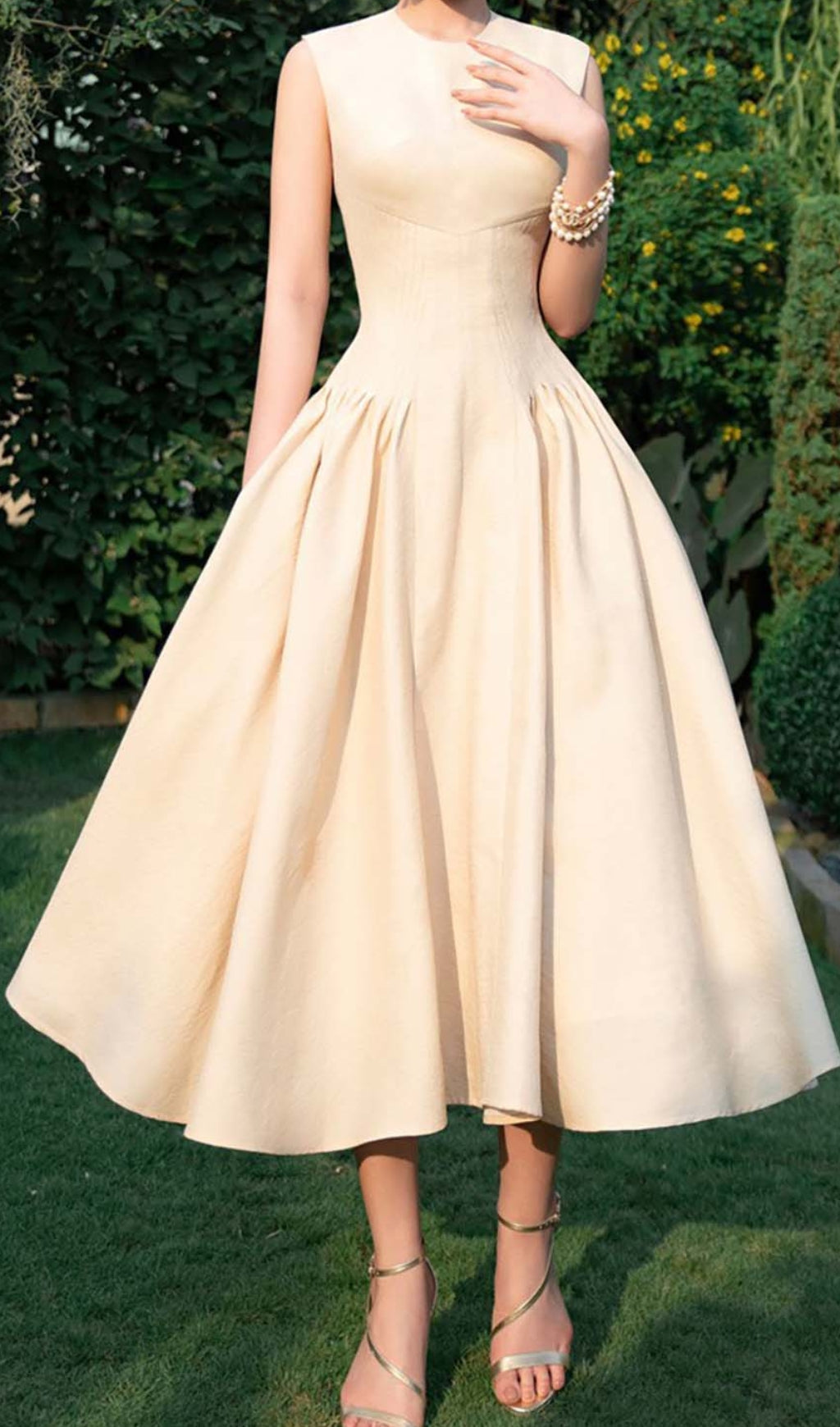 Fashionslee Women Sleeveless Corset Midi Dress In Beige