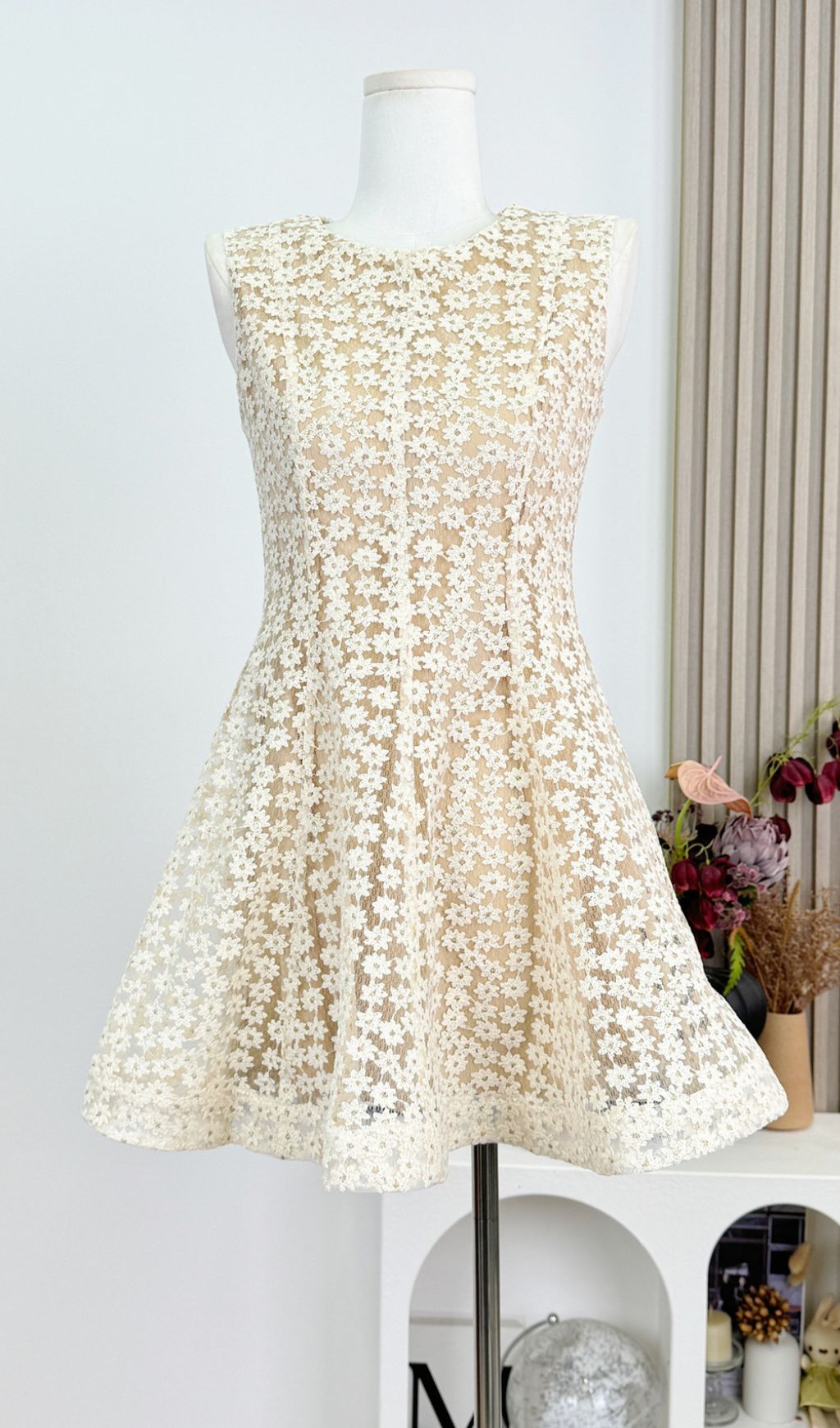 Fashionslee Women Ferdi Sleeveless Flower Mini Dress