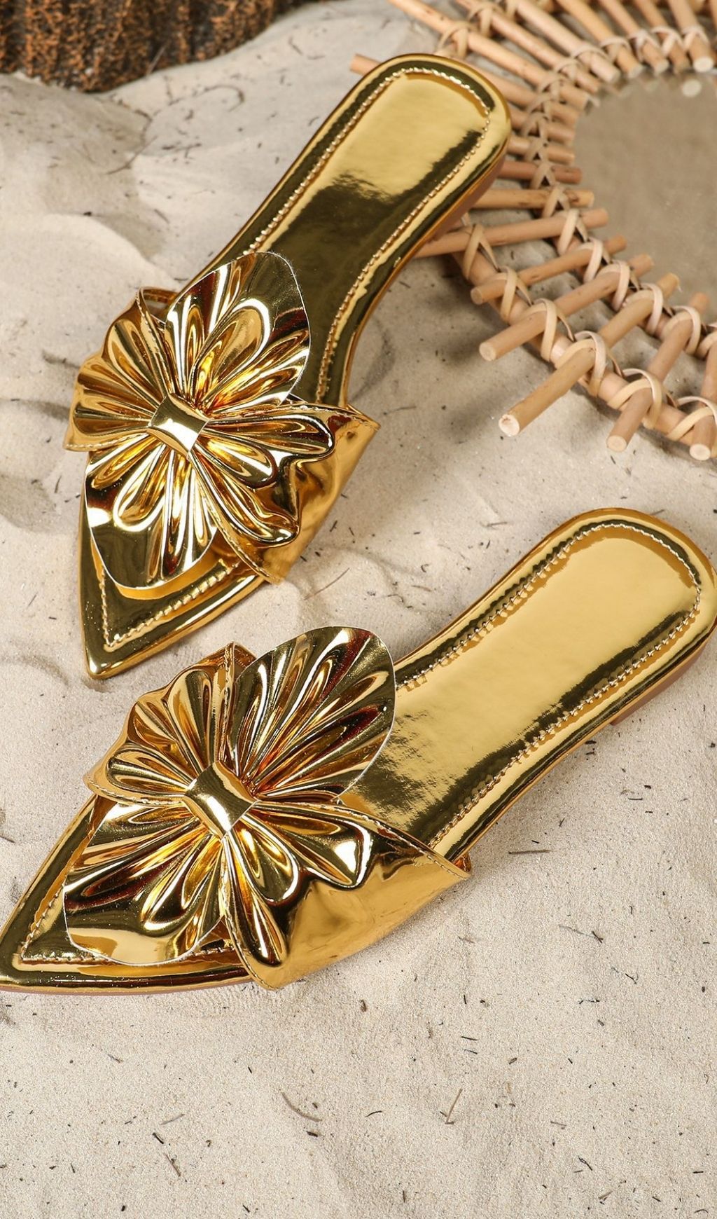 Fashionslee Women Kyri Gold Bow Sandals