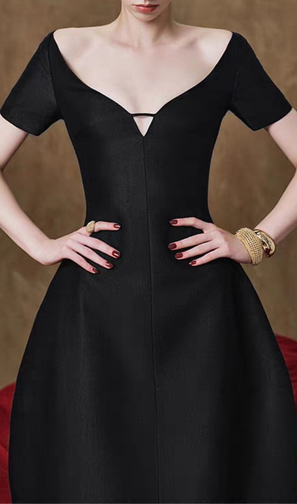 Fashionslee Women Kiojah Black V-Neck Maxi Dress