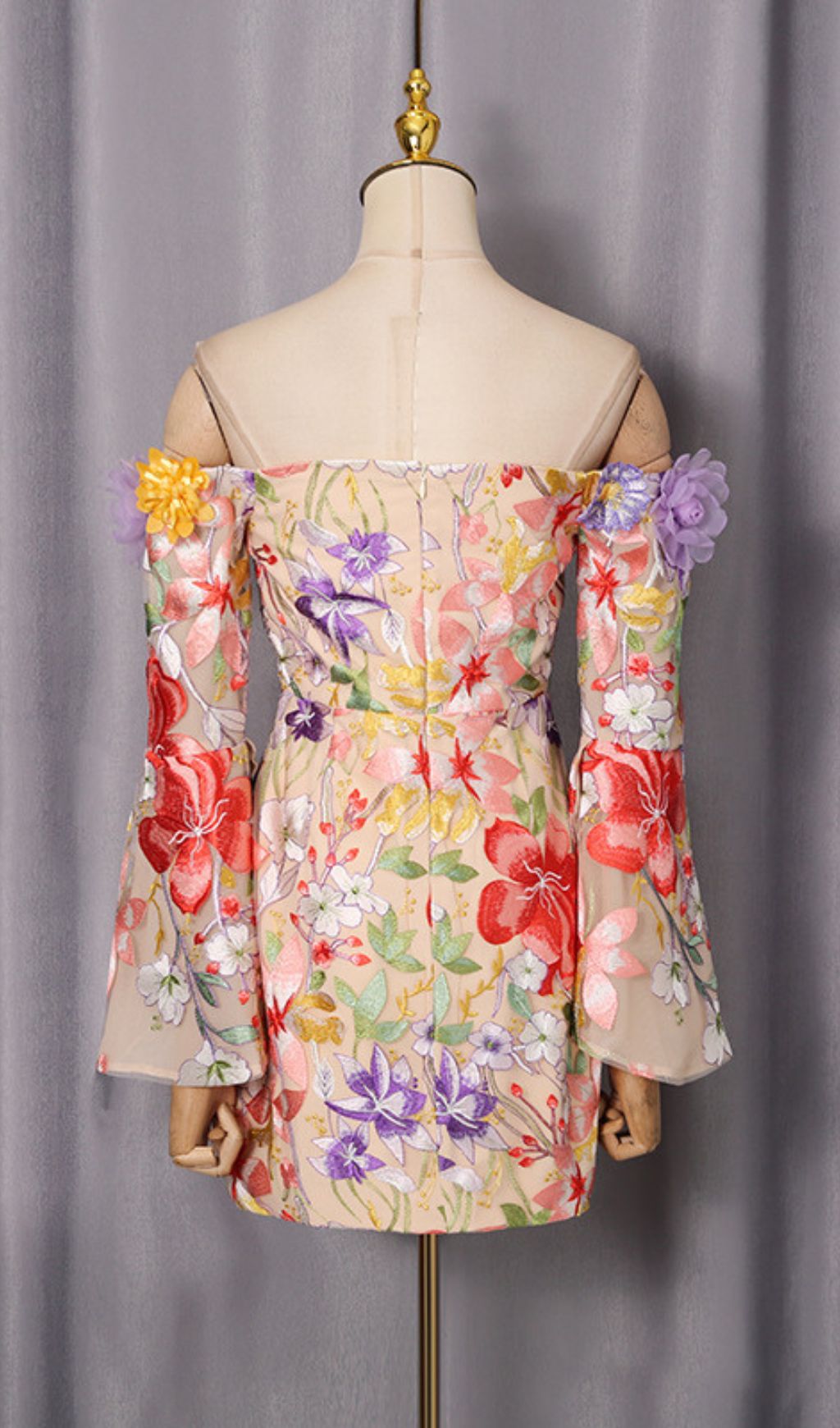 6f8a5acfc6ada232f6bd20cd0815b7ca.jpg Fashionslee Women Iga Flower Embroidery Long Sleeve Mini Dress