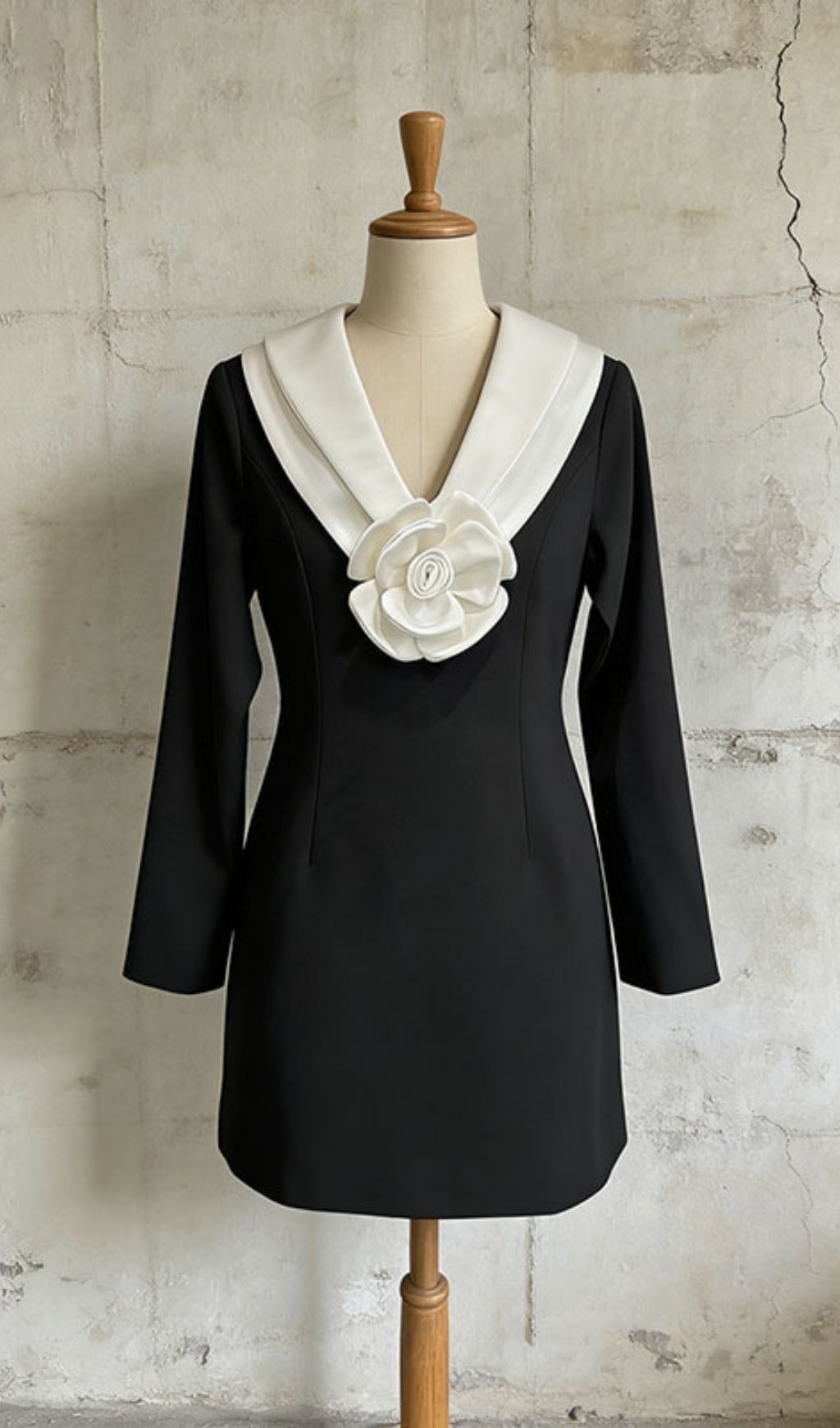 6ff74a94180acbed04b7d59541514a08.jpg Fashionslee Women Kasani Black Long Sleeve Flower Mini Dress