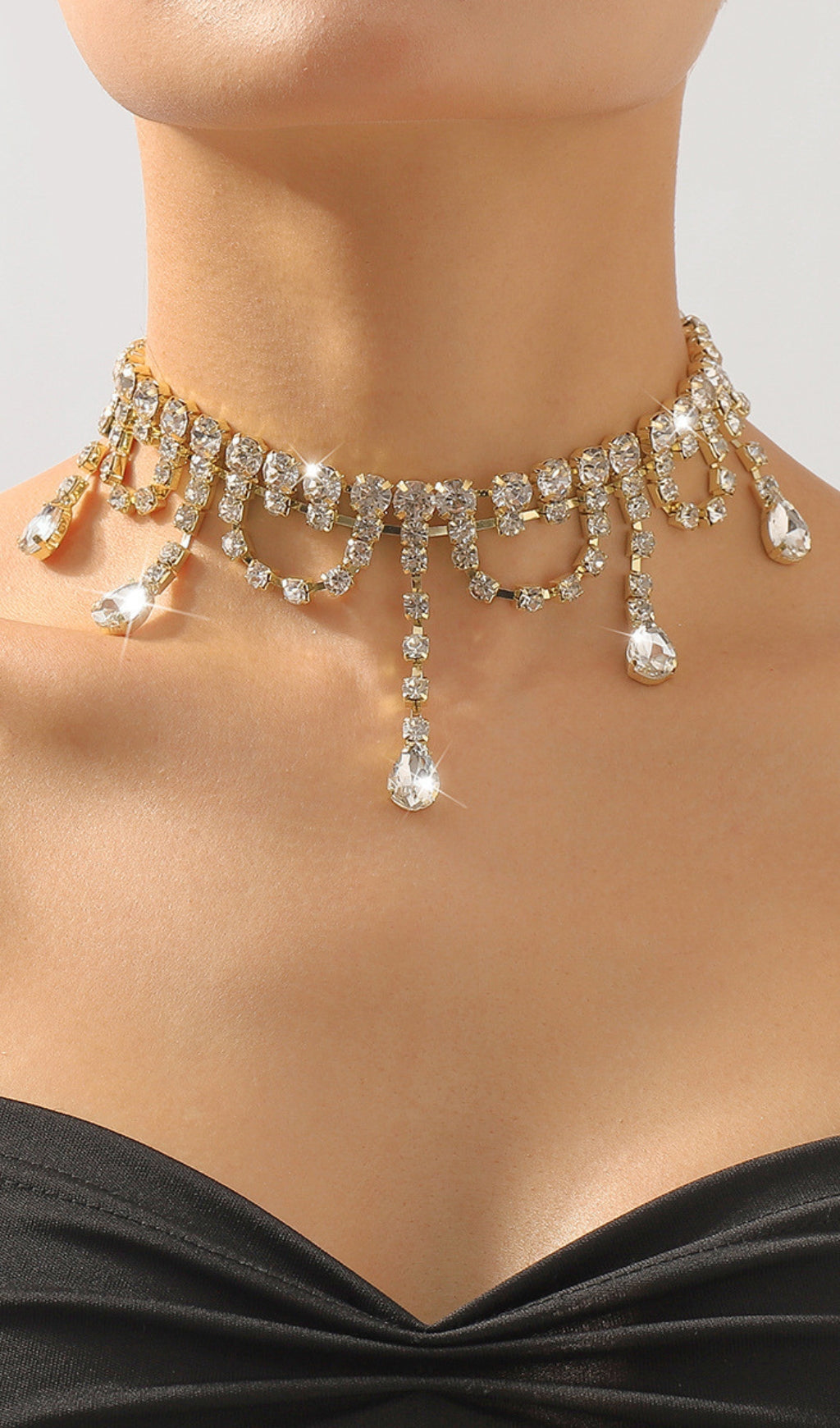 Fashionslee Women Gold Rhinestone Tassel Claw Chain
