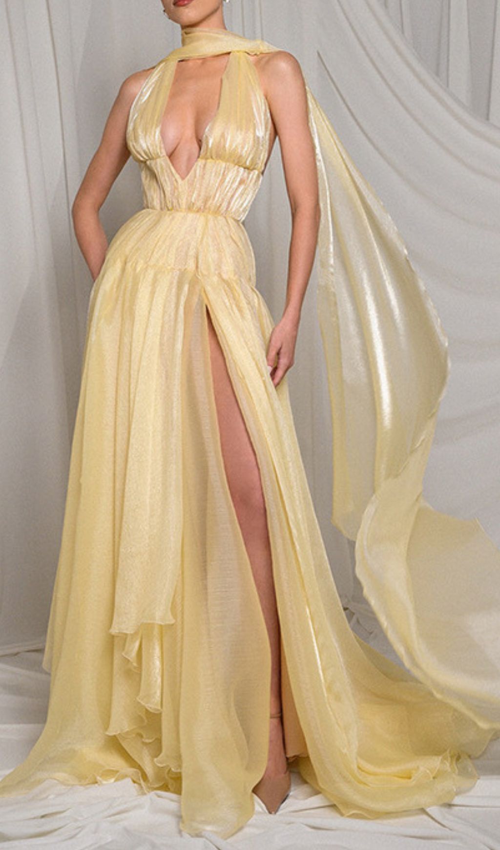 71629ef4474c2cd61066057b00e8842d.jpg Fashionslee Women Gwladus Halter High Split Maxi Dress
