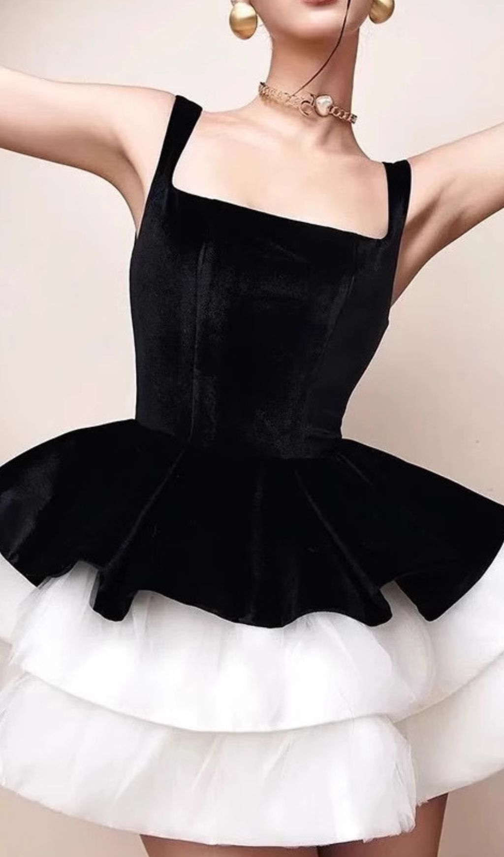 7518cb5564a90f90909cd8a68a5a7486.jpg Fashionslee Women Floyce Black White Patchwork Mini Dress