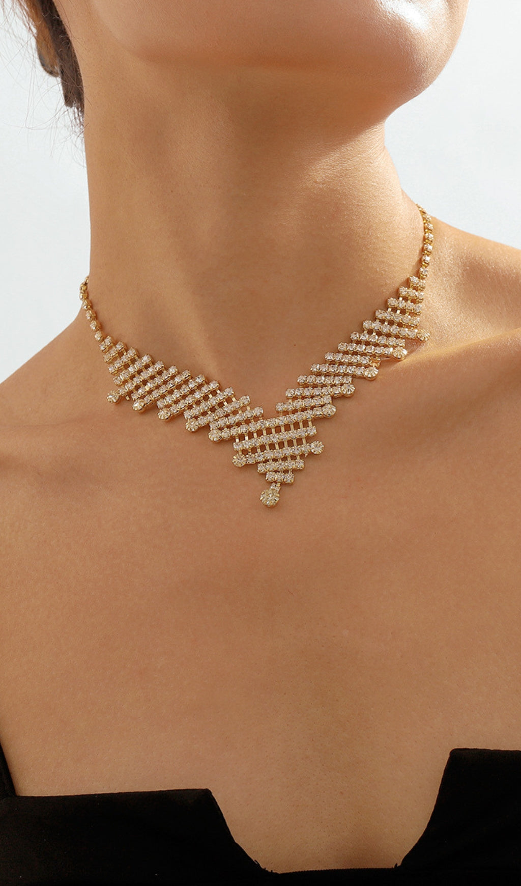 77ec4e5ba8412336579726d2a43e6ce9.jpeg Fashionslee Women Gold Rhinestone V-Shaped Necklace