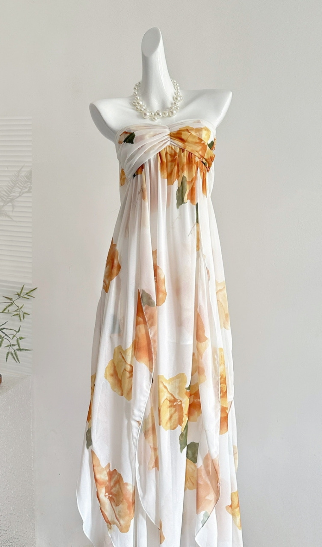 Fashionslee Women Emely Floral Printed Backless Maxi Dress