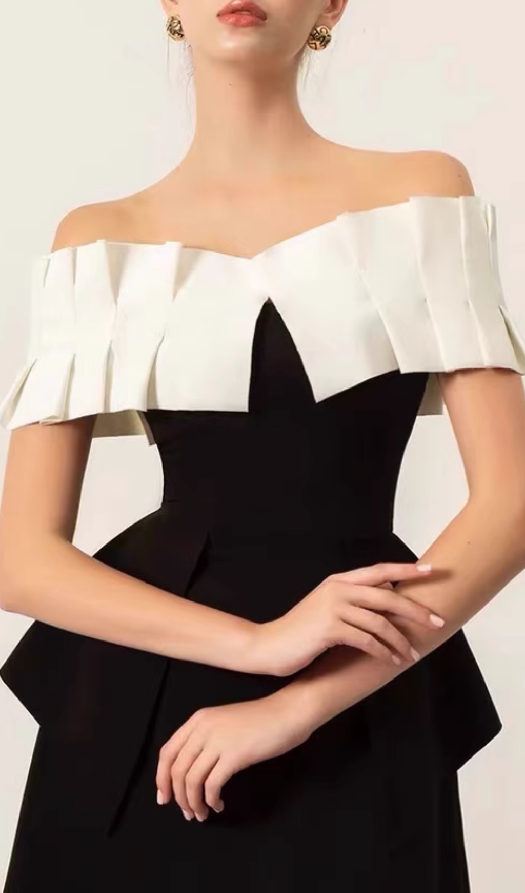 7acc5d466bae6786236c01911631203d.jpg Fashionslee Women Chanon Black Off Shoulder Midi Dress