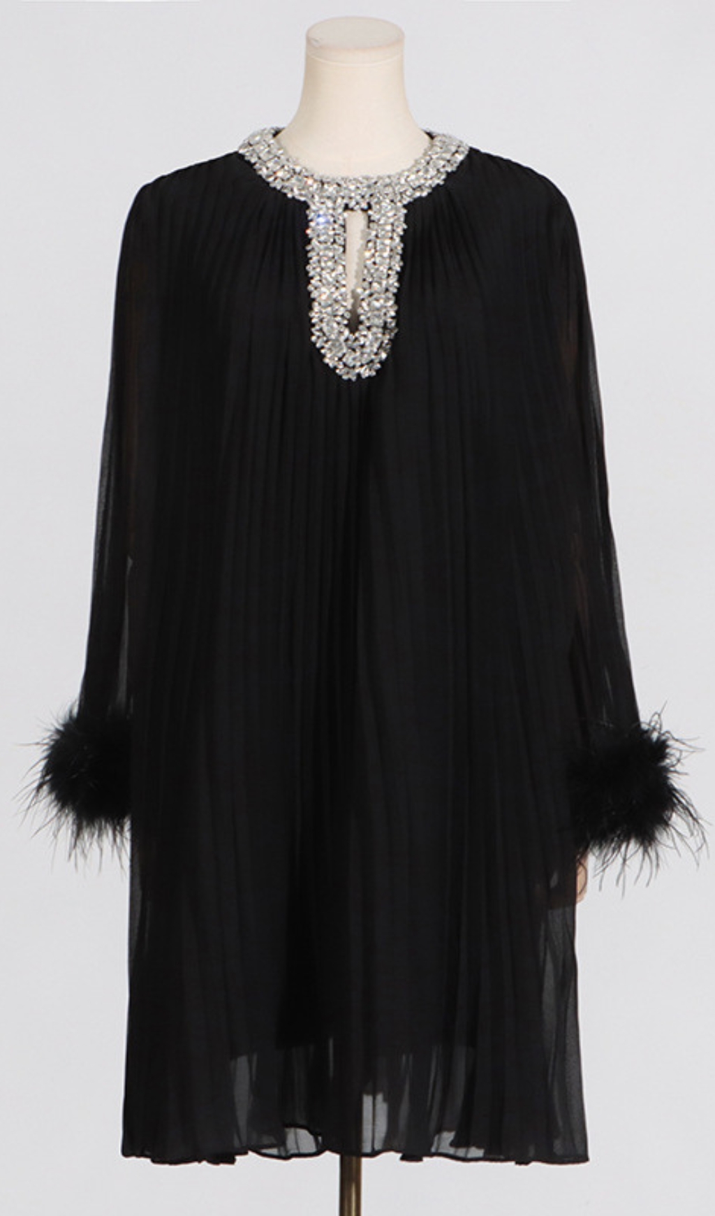 7b8398da8c61416c9fa374a9dd9e0650.jpg Fashionslee Women Carlson Diamond Fold Feather Mini Dress