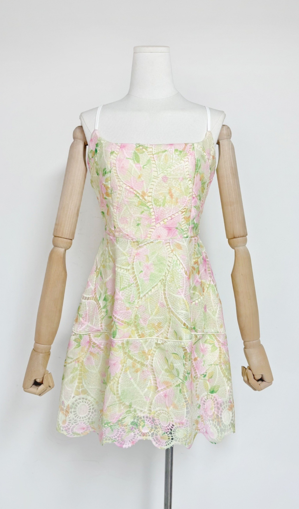 7ba1c2f8a946c837f612d05c9f43e48a.jpg Fashionslee Women Fujiko Strappy Floral Mini Dress