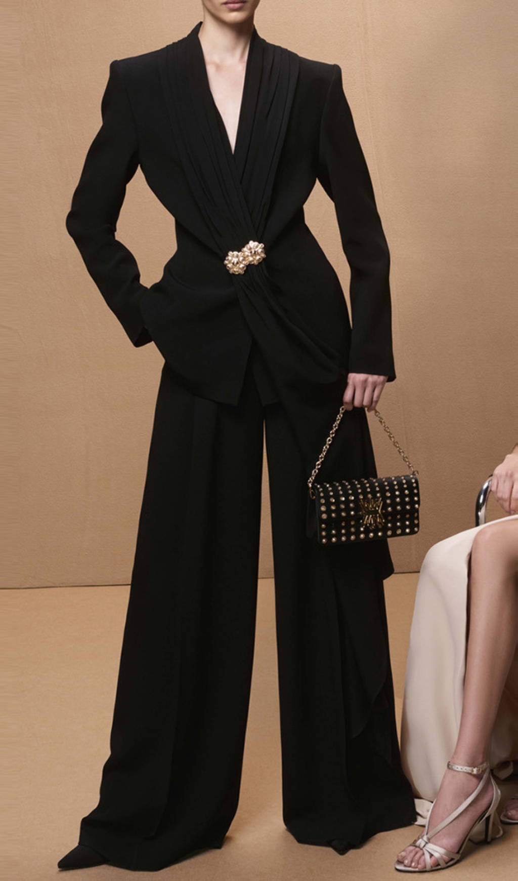 Fashionslee Women Bente Black Pleated Jacket & Trousers Set
