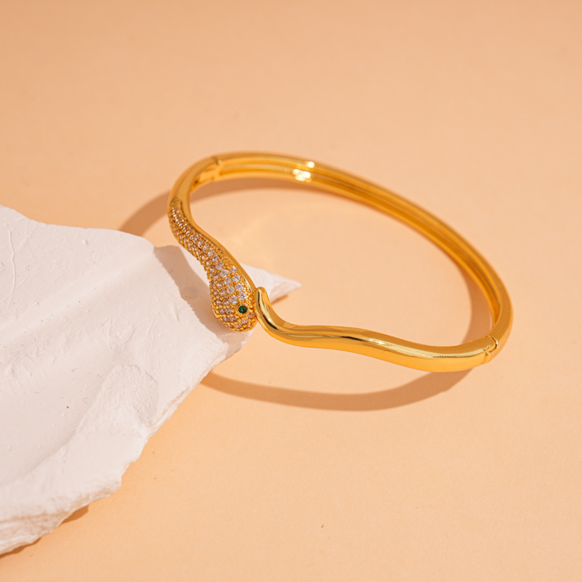 7da7f69a1f72ce4cda66ebe519643bb5.jpg Fashionslee Women Jonilde Snake-Shaped Bracelet