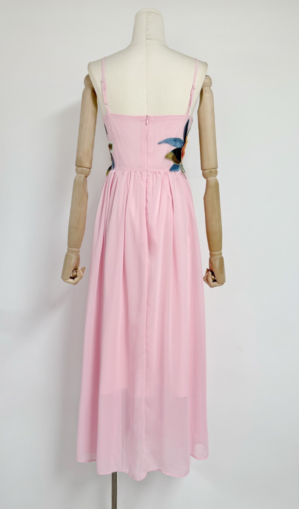 7eda67c62f569c31d89d67f33a6be12a.jpg Fashionslee Women Emanuele Pink Flower Embroidery Maxi Dress
