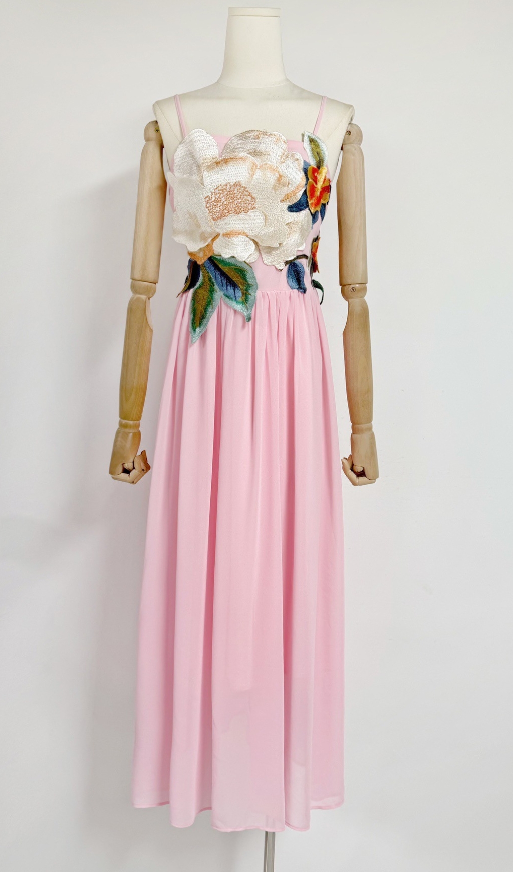 Fashionslee Women Emanuele Pink Flower Embroidery Maxi Dress