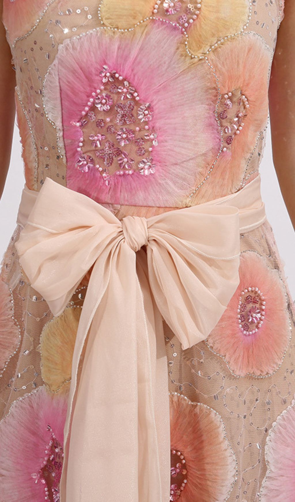 8084f970b13bf7d138e2c45227768197.jpg Fashionslee Women Elowyn Strapless Flower Sequin Embellished Midi Dress