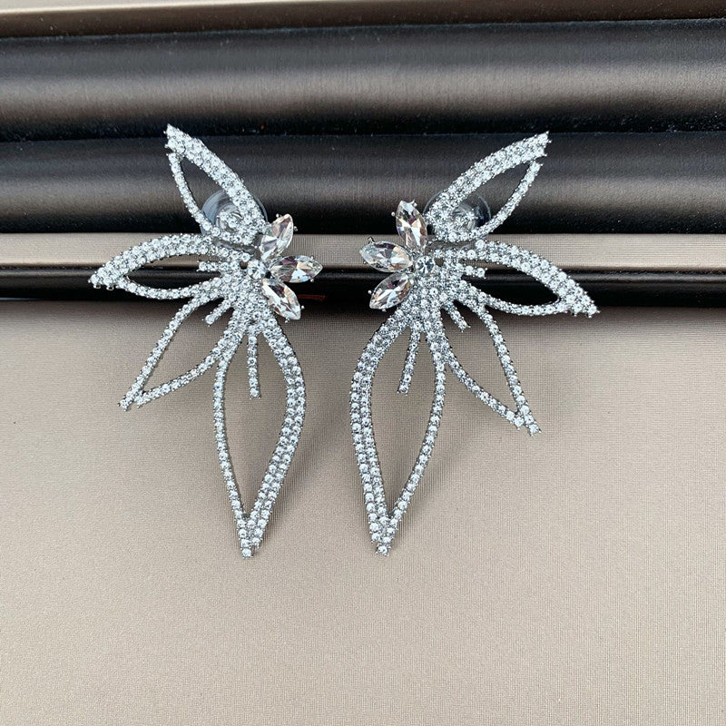 Fashionslee Women Crystal Flower Earrings In Silver