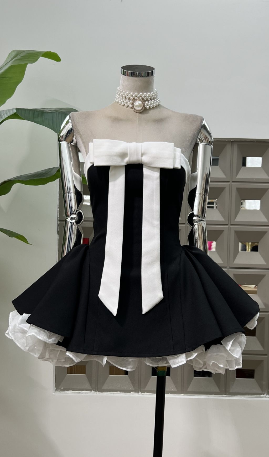 TRENDING STRAPLESS BOW MINI DRESS - OWNCI TRENDING STRAPLESS BOW MINI DRESS - OWNCI
