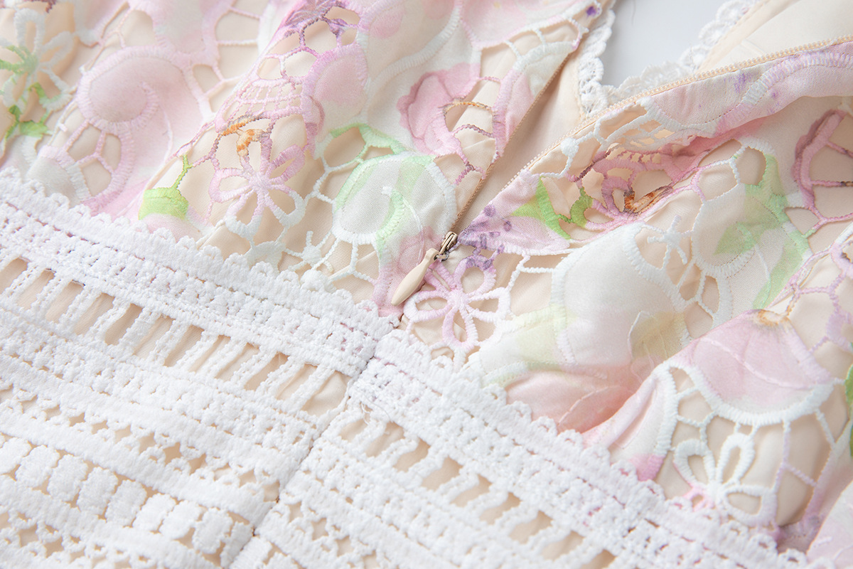 82bb9f77f1c14e6fe38fcf3265feefc5.jpg Fashionslee Women Ezlynn Flower Embroidery Maxi Dress