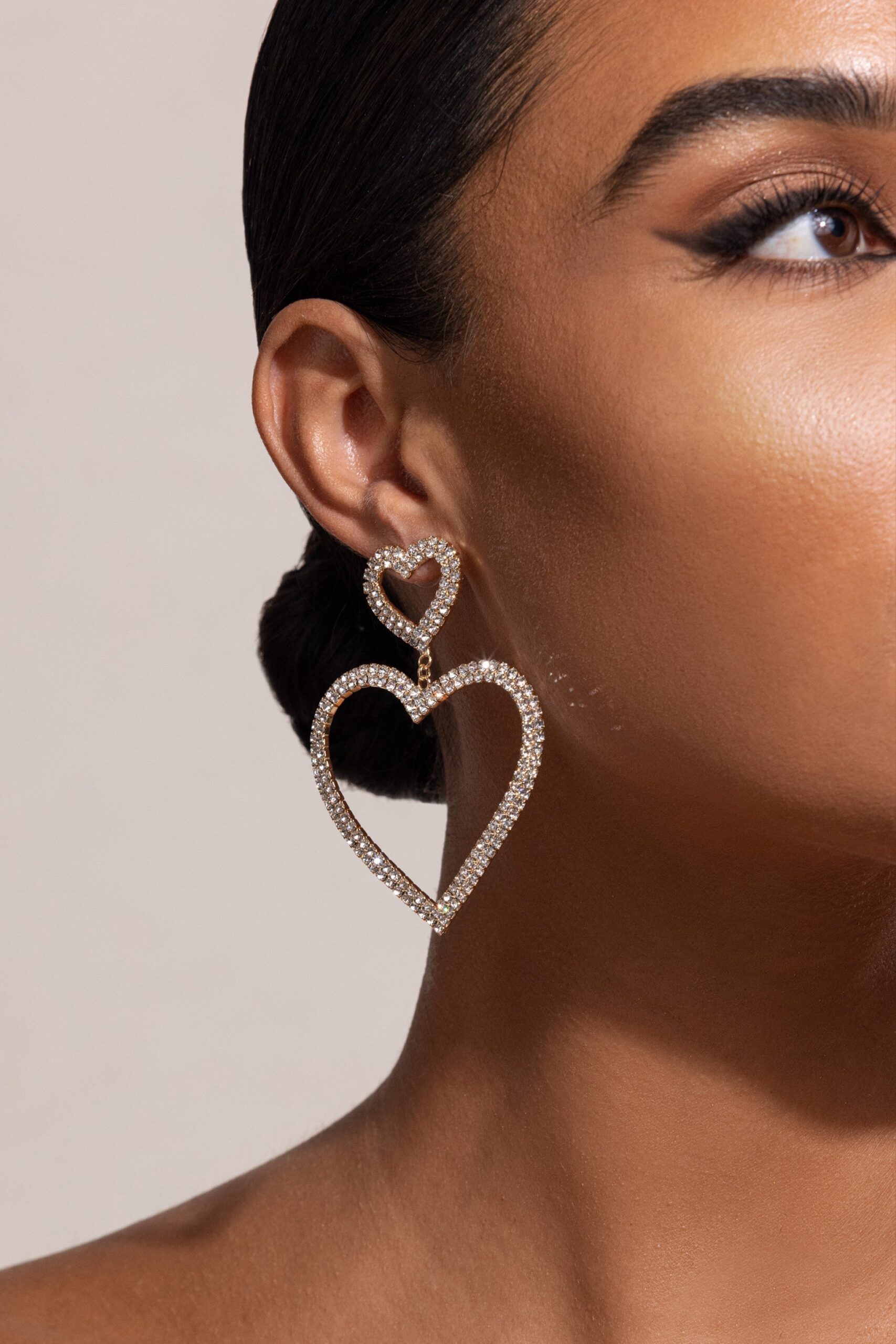 8334015eb2bcef02b34c4ccd0c01892b.jpeg Fashionslee Women Silver Diamante Heart Shape Drop Earrings