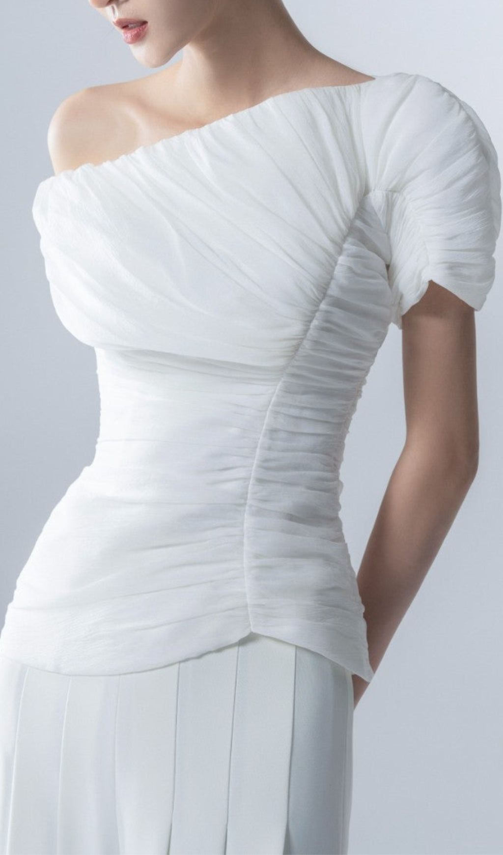 855c7f5e6f4eca2c7a40b0dcfd124800.jpeg Fashionslee Women Aviva White Feather Pleated Two-Piece Suit