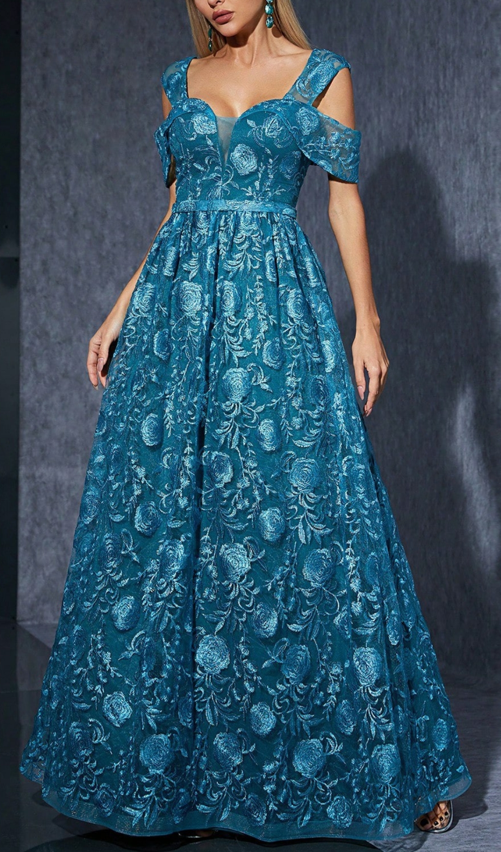 8a83b5815916c1853746345b2d888ab0.jpg Fashionslee Women Dione Blue Flower Embroidery Maxi Dress