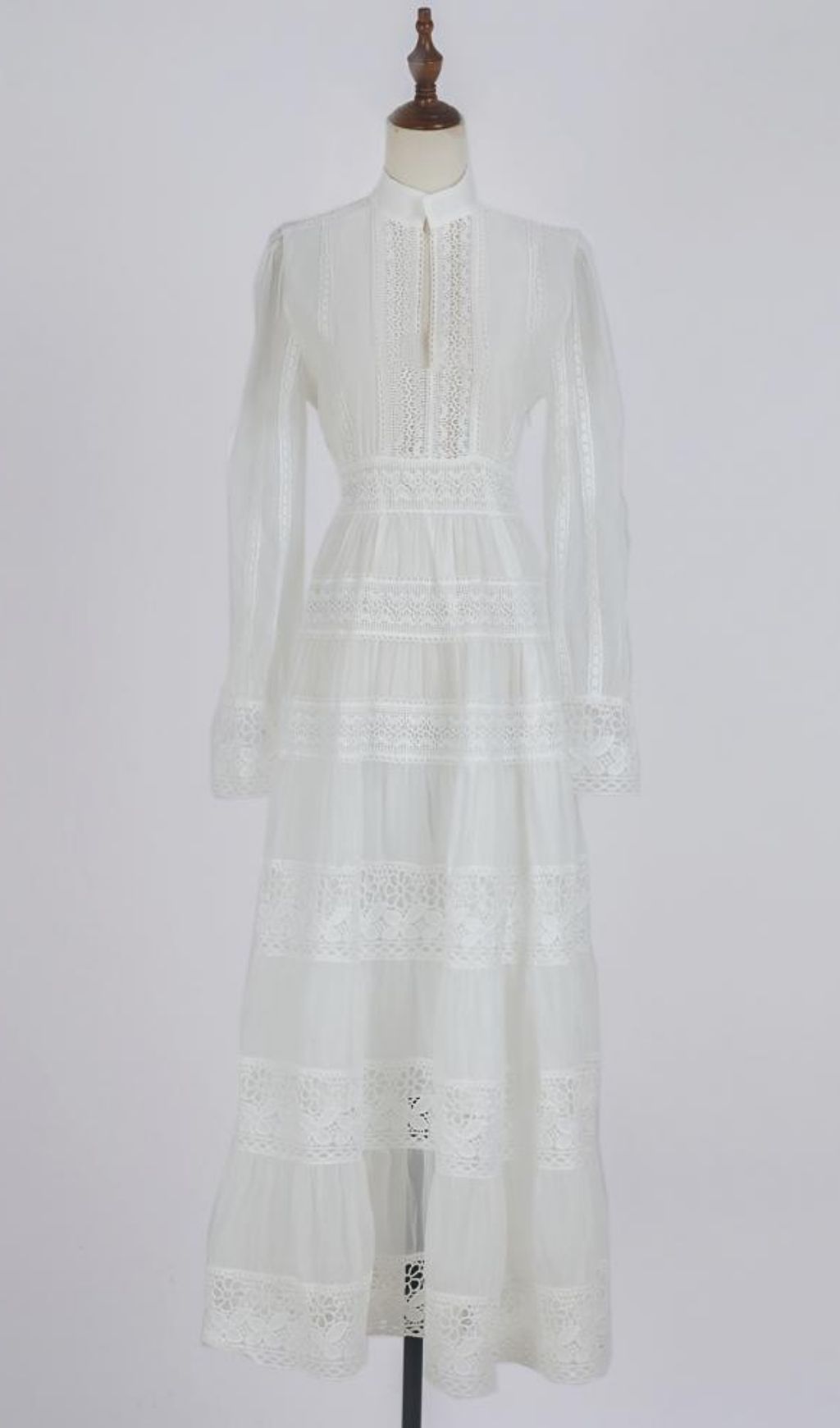 TRENDING KAMARA WHITE MAXI DRESS AESTHETIC - OWNCI TRENDING KAMARA WHITE MAXI DRESS AESTHETIC - OWNCI