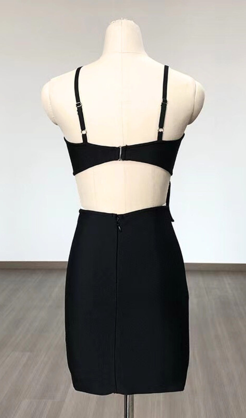 8bfae5c0d6ffe6c9bdc5a87fa1ce9bb5.jpeg Fashionslee Women Agot Bonded Cut-Out Mini Dress