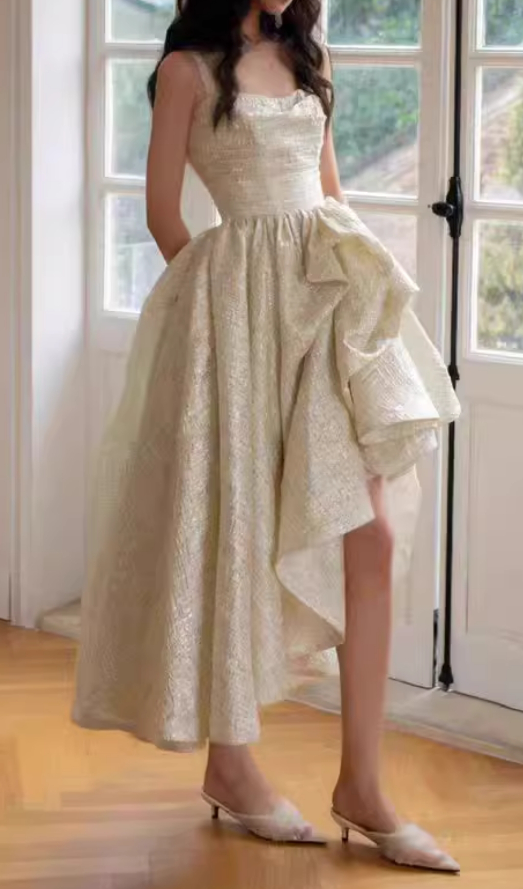 8c34935d41a2bbf9d8f0180cbe98434e.jpg Fashionslee Women Fumitaka Strappy Pleated Midi Dress