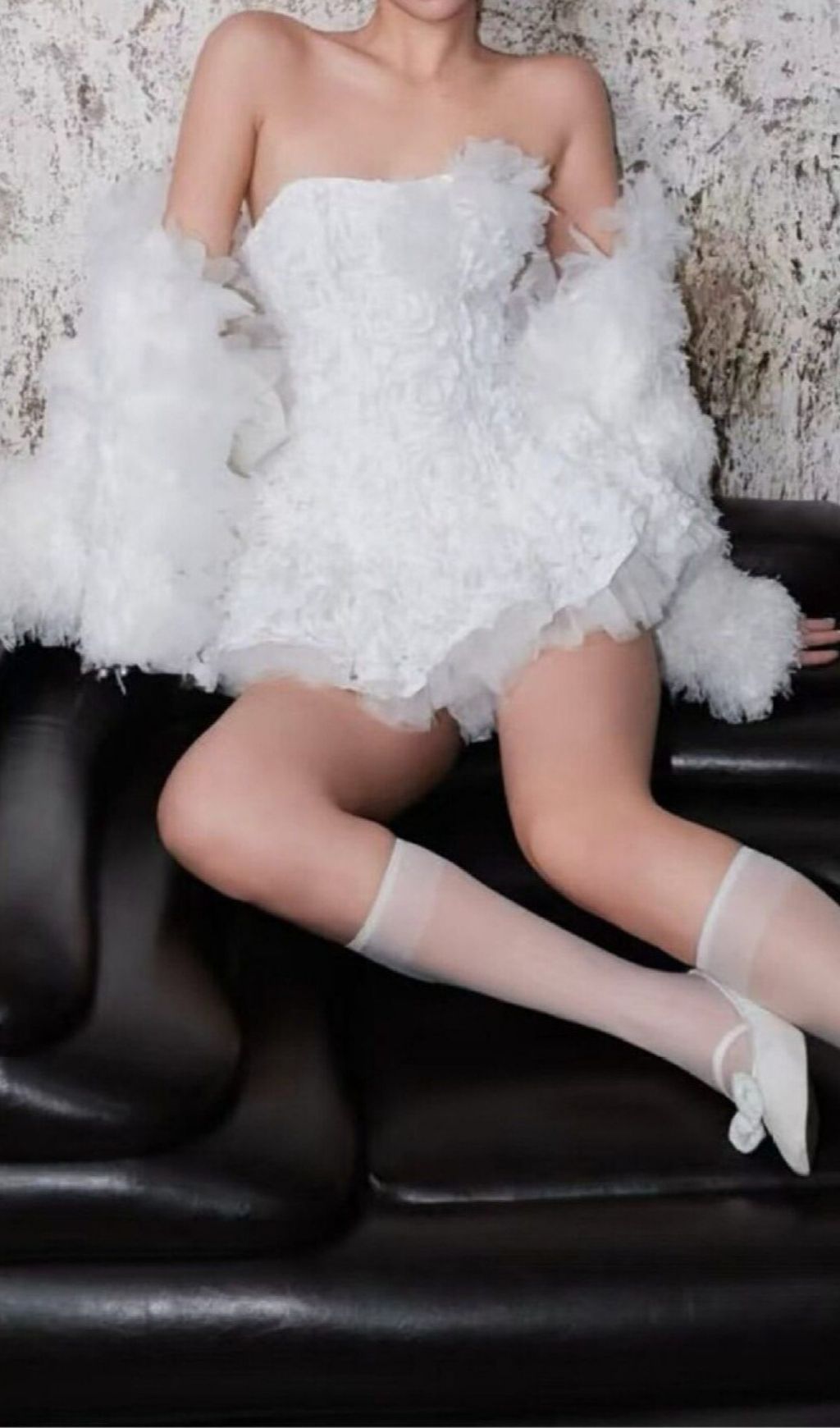 8c52f655d2f9fbf3d9cb00c44c30b4f0.jpg Fashionslee Women Keisha White Strapless Flower Mini Dress