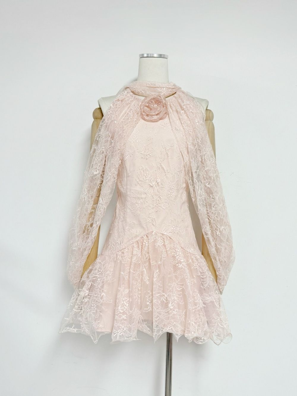TRENDING KORE LACE SEQUIN FLOWER MINI DRESS - OWNCI TRENDING KORE LACE SEQUIN FLOWER MINI DRESS - OWNCI
