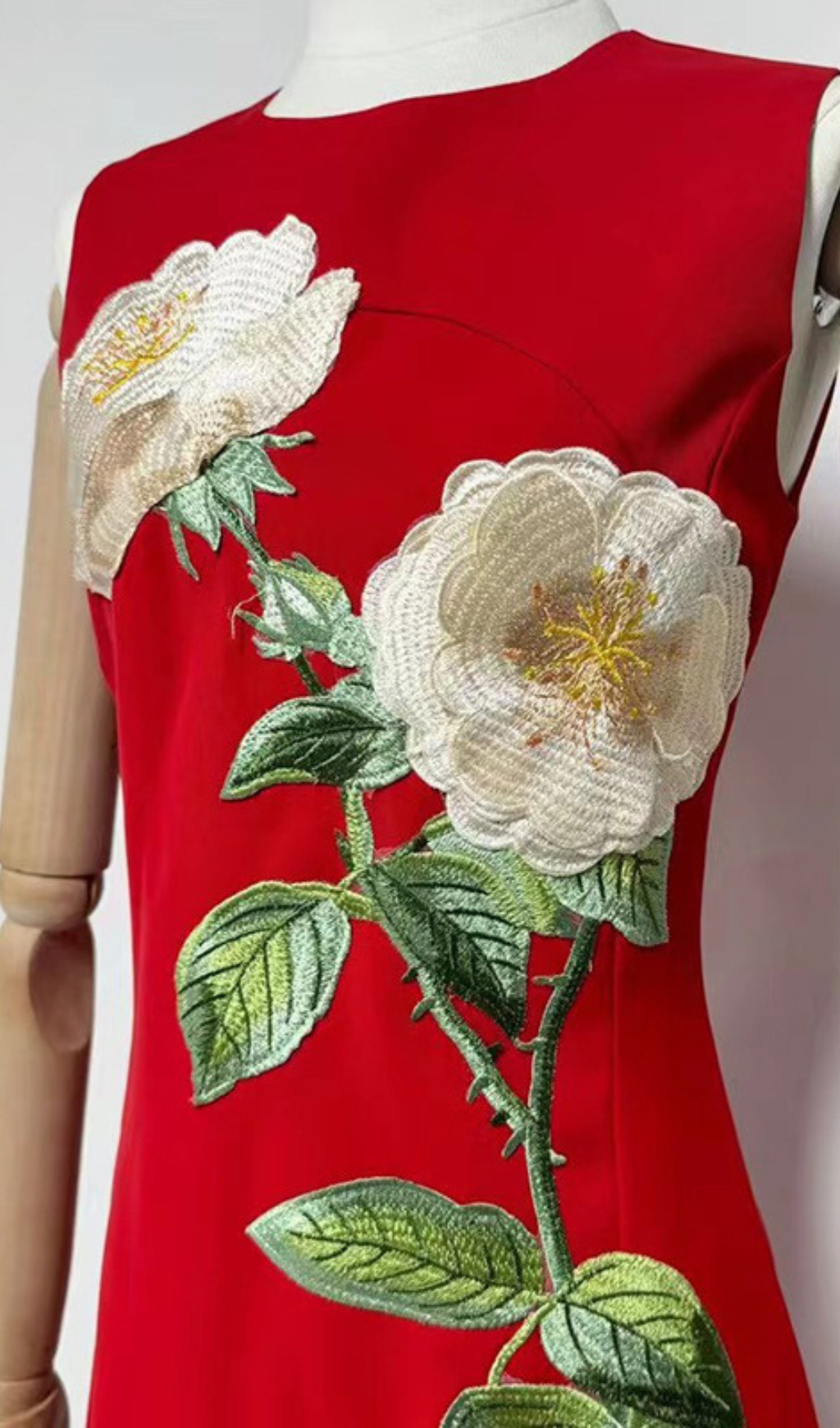 9002566fa4dfdff710da6f2c38e1d9fc.jpg Fashionslee Women Gigi Flower Embroidery Midi Dress