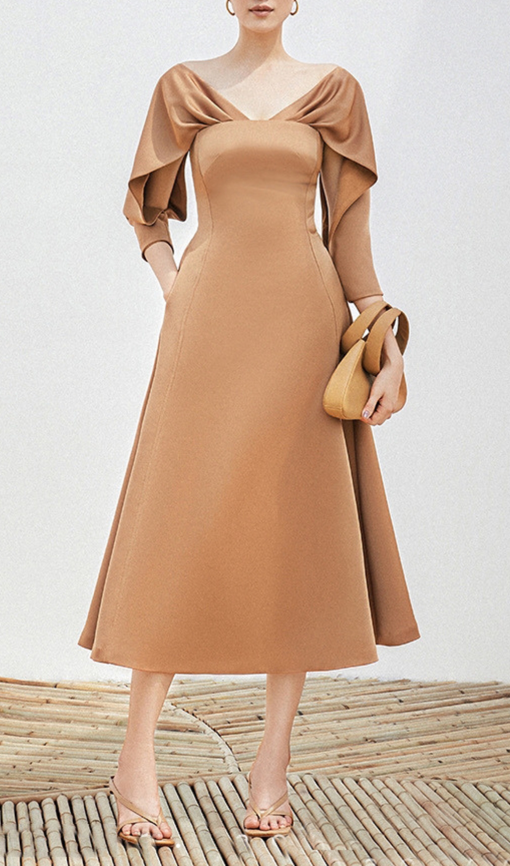 Fashionslee Women Bethan V-Neck Long Sleeve Midi Dress