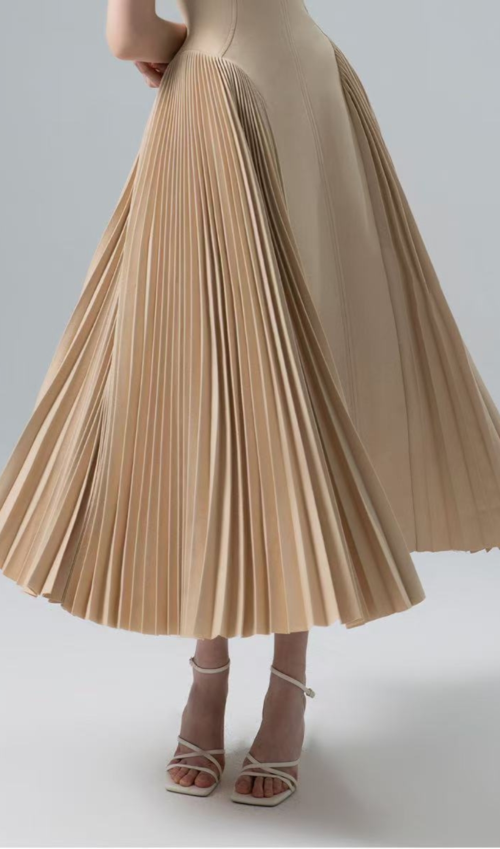 90cb3a9ee2b7a2bedd7a492cf674eb24.jpg Fashionslee Women Duarte Pleated Midi Dress