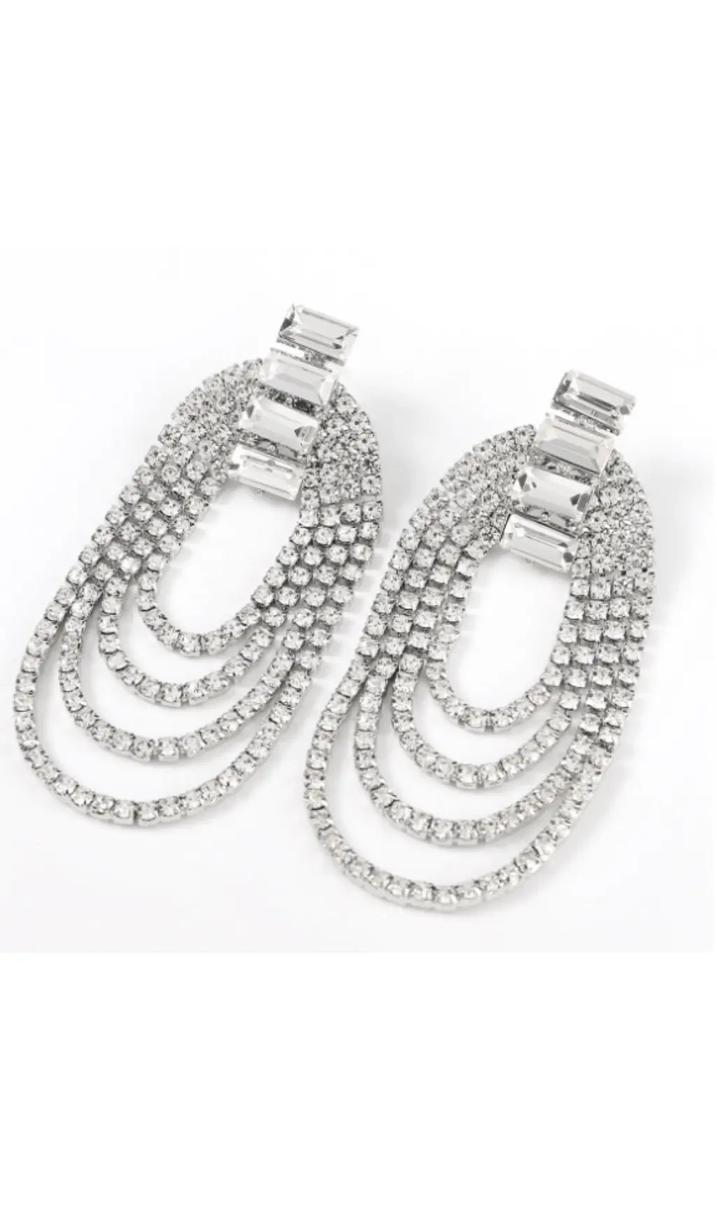 93588e26c4ad9c612d0758ea54f8e5be.jpeg Fashionslee Women Oval tassel earrings