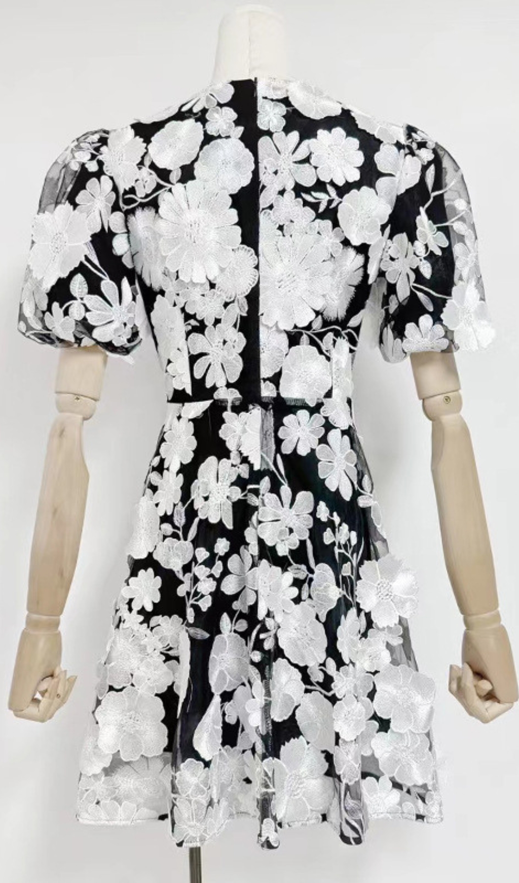 951a8fca98fe13ef4fb7069cad6b780a.jpg Fashionslee Women Chayan Flower Embroidery Mini Dress