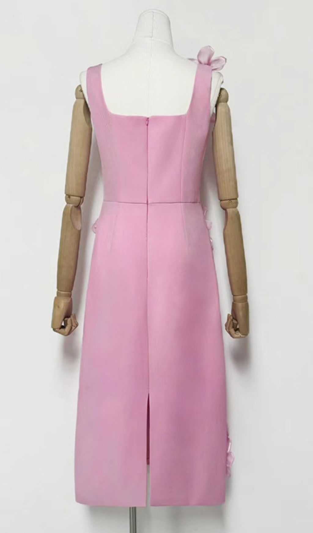 955052186cc3ac1fbbf9c05b6a0b2cad.jpg Fashionslee Women Harper Pink Flower Embellished Midi Dress
