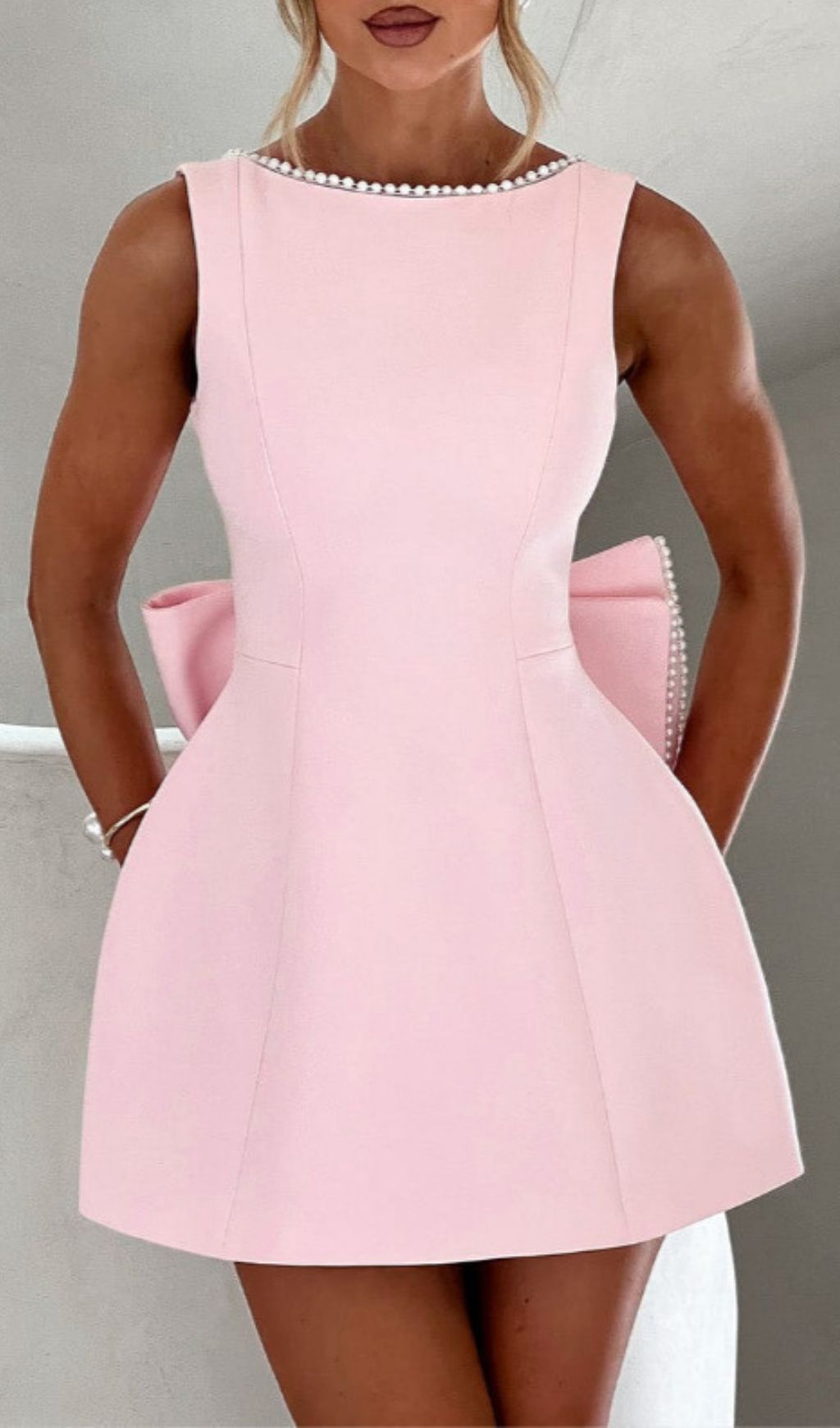 VIRAL PINK PEARL BOW BACKLESS MINI DRESS - OWNCI VIRAL PINK PEARL BOW BACKLESS MINI DRESS - OWNCI