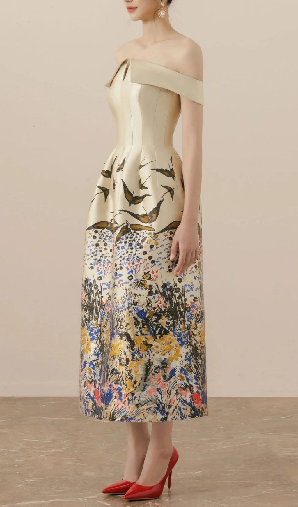 98257022ab84e8d4d1fc74dc69621201.jpg Fashionslee Women Nina Retro Floral Print Off-shoulder Midi Dress in Apricot