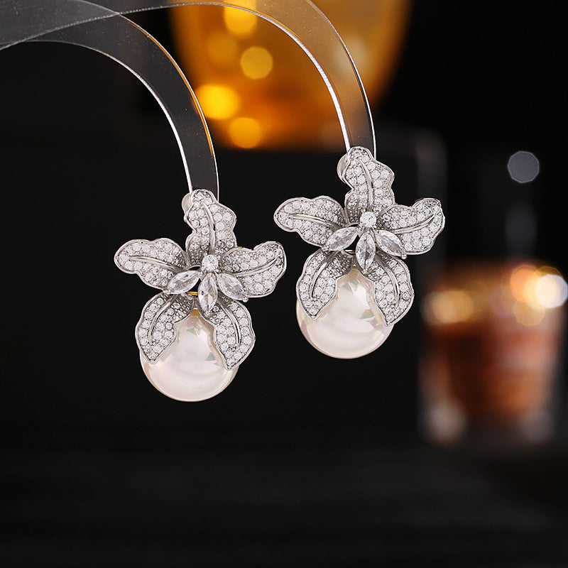 98b835f7c032735f24f9ec0788ed6e2d.jpeg Fashionslee Women Lily Silver Pearl Earrings