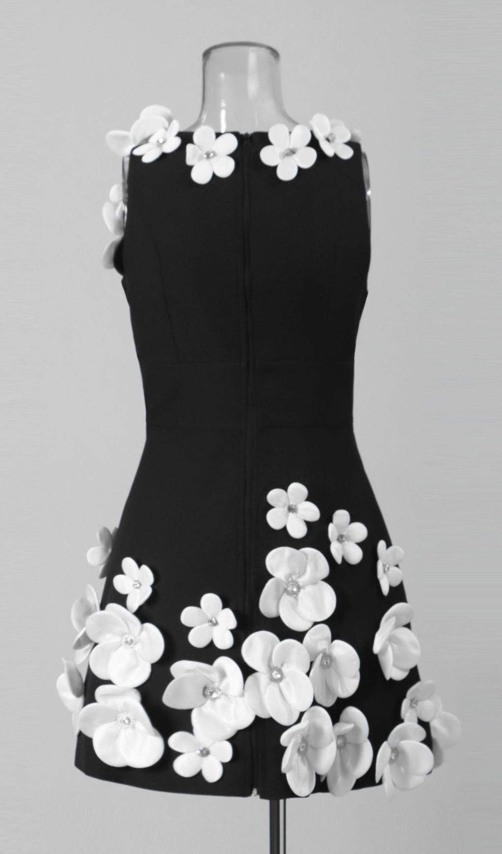 9aa27597efc84d713dc1197cab2926f4.jpg Fashionslee Women Gracja Black Sleeveless Flower Mini Dress
