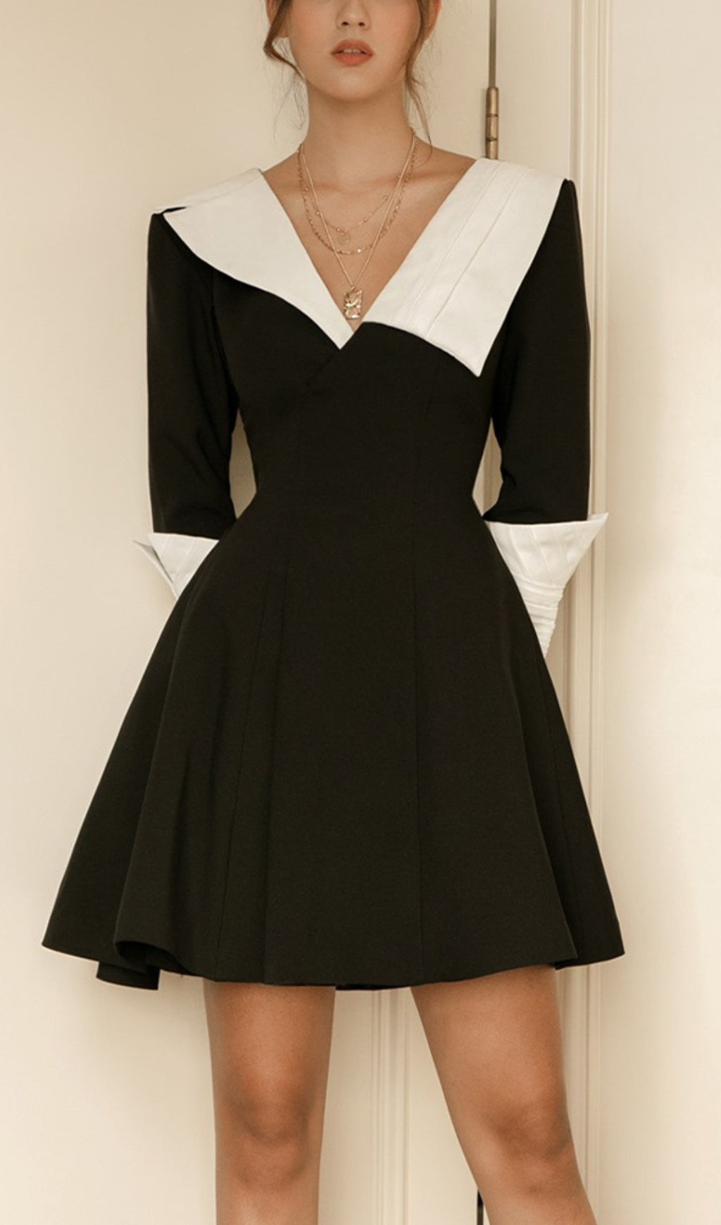 Fashionslee Women Astro Black V-Neck Mid-Sleeve Mini Dress