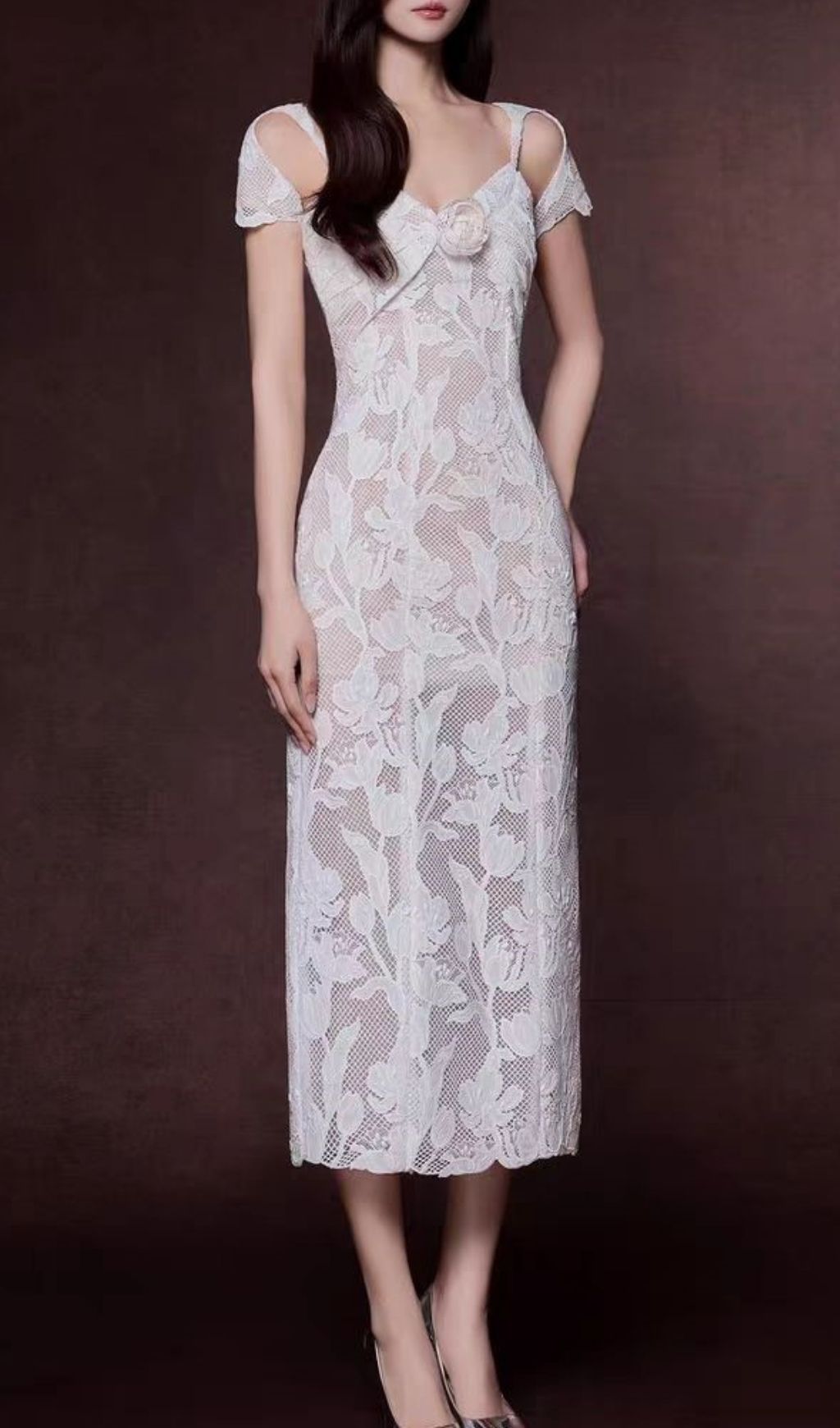 Fashionslee Women Phoenix Floral Applique Midi Dress in White