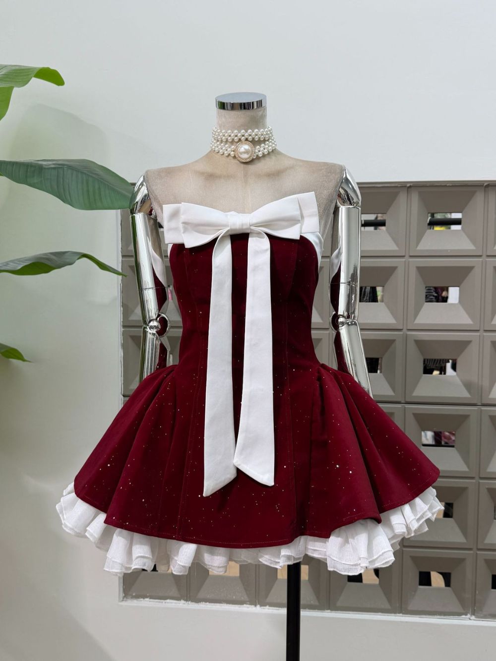 IOLA VIRAL STRAPLESS BOW MINI DRESS - OWNCI IOLA VIRAL STRAPLESS BOW MINI DRESS - OWNCI