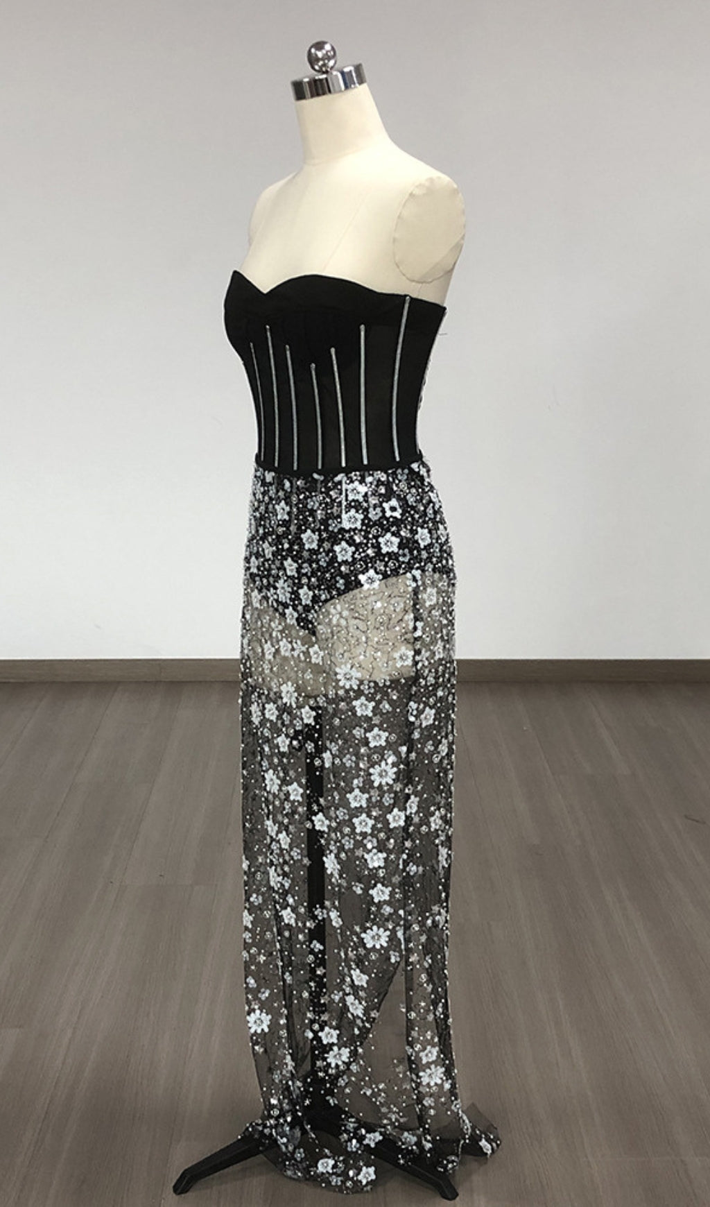 a0b6b6567e8d9a894be707d3564b989a.jpeg Fashionslee Women Aubriella Sequin Flower Skirt Set