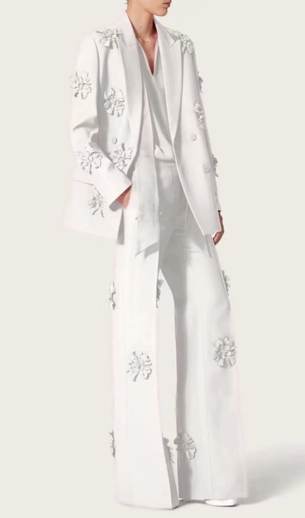 Fashionslee Women Acedia White Stereo Flower Mid-Rise Pants