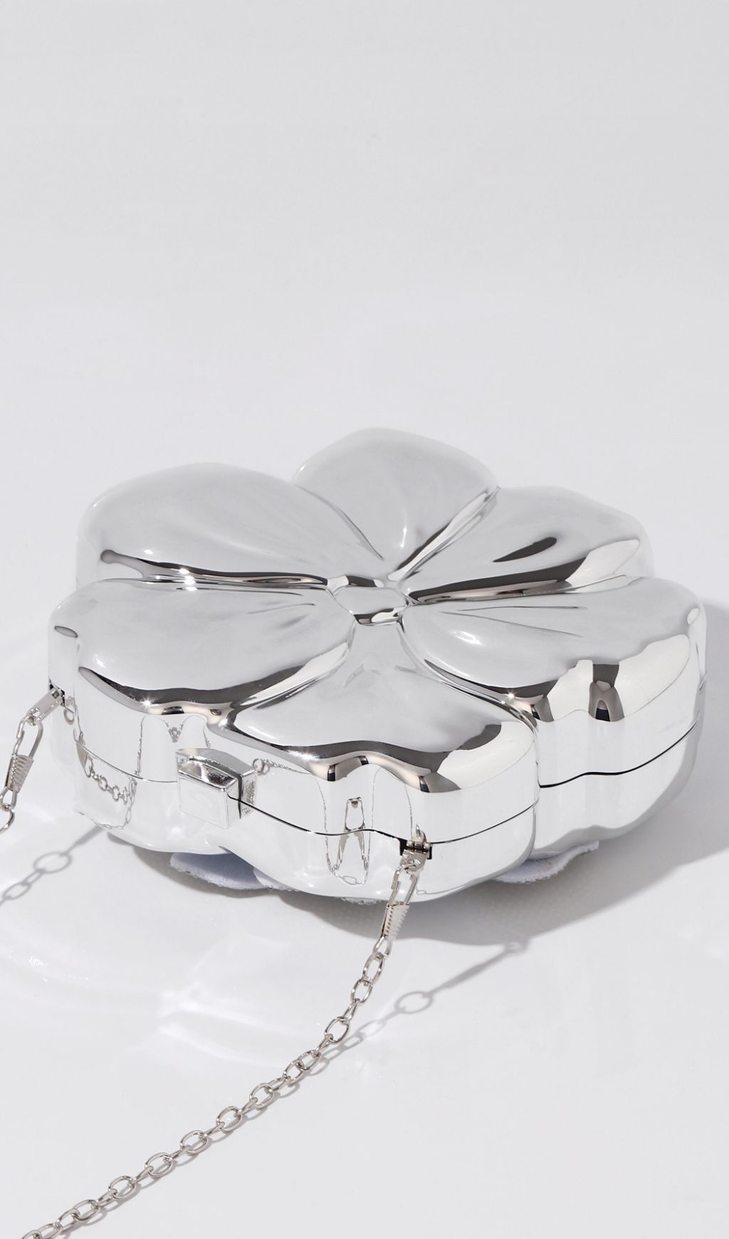 a3c310907625ce68c24caa09817633f0.jpg Fashionslee Women Khoi Silver Flower Diamante Bag