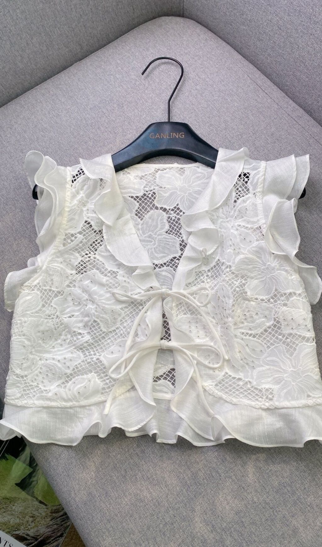 a4f75f99e815b3d71a996596f130379f.jpg Fashionslee Women Guipure Lace Crop Top
