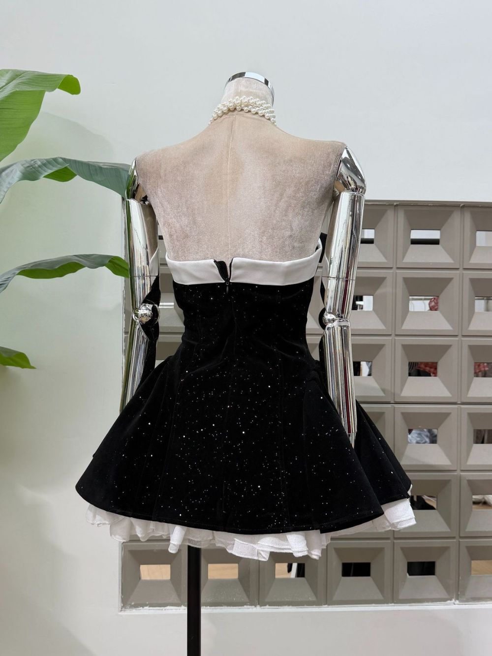 IOLA VIRAL STRAPLESS BOW MINI DRESS - OWNCI IOLA VIRAL STRAPLESS BOW MINI DRESS - OWNCI